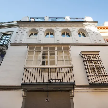Tomas Ibarra Pool & Luxury Apartment Seville