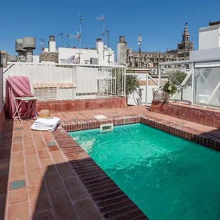Tomas Ibarra Pool & Luxury * Seville