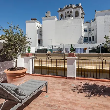Tomas Ibarra Pool & Luxury Apartment