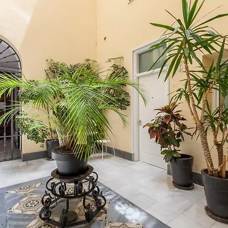 Mariscal Apartman *