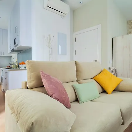 Apartment Hostly Acetres 1a Loft In Center, Comunal Terrace, Fibre,parking Optional *