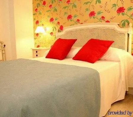 Singular Relator Apartment *