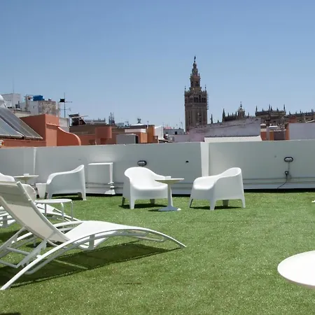Plaza Apartahotel Sevilla