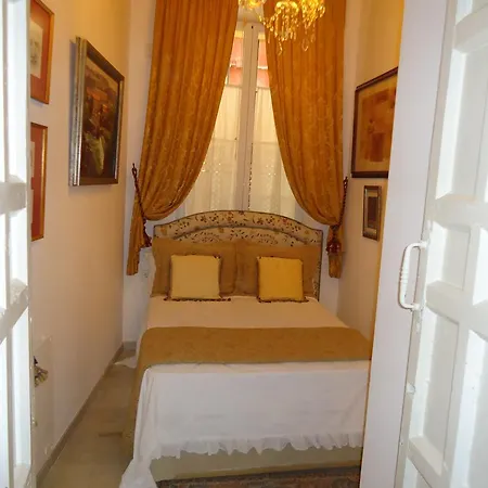 Casa Senorial En Centro,calle Marmoles * Seville