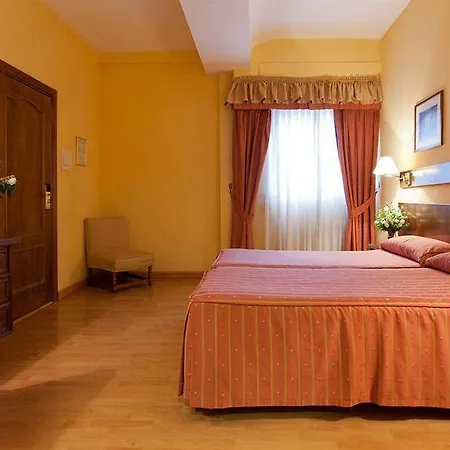 Alcazar 3*