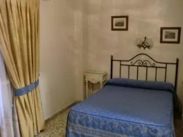 Le Petit Paris Pensión 2*