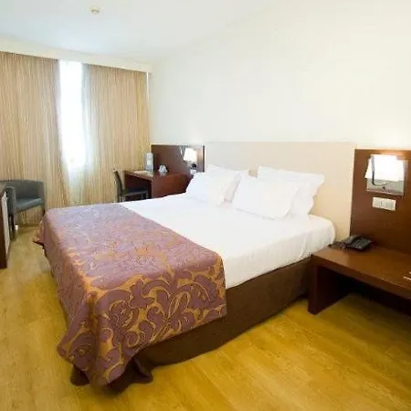 Exe Isla Cartuja Hotel 4*