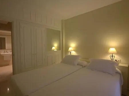 At Apartamentos&vtv Conde De Torrejón 10 * Sevilla