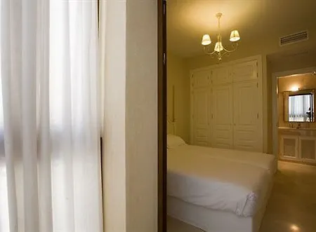 Apartamento At Apartamentos&vtv Conde De Torrejón 10 Sevilla