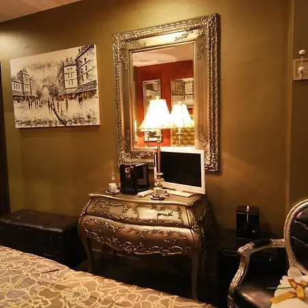 Palace 3*
