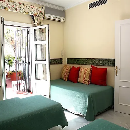 Hotel Bypillow Abril Seville