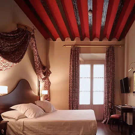 Hotel Casas De El Arenal 4*