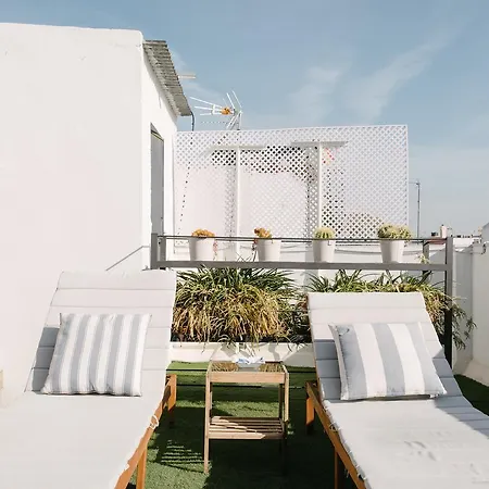 Boutike Guesthouse 2*