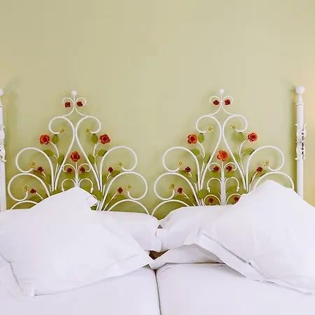 Basic Dona Manuela Hotel