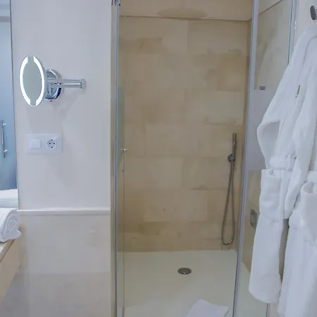 Halo Boutique Hotel 4*