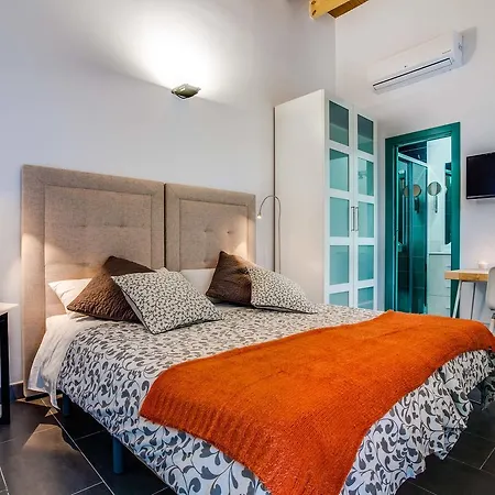 Bed & Breakfast Santiago 13 *