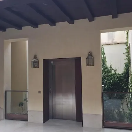 At Apartamentos&vtv Conde De Torrejón 10 Sevilla
