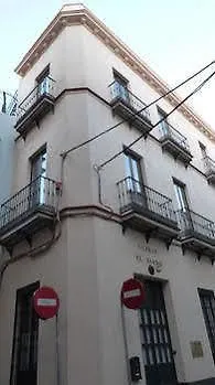 Q&q Cathedral Hotel 3*