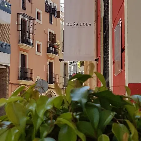 Y Dona Lola Hotel