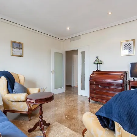 Amplio&luminoso Triana Apartment