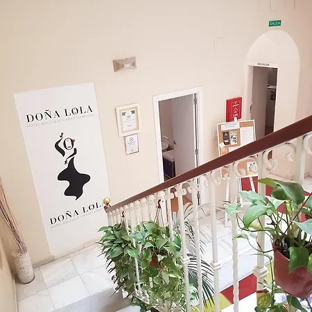 Y Dona Lola 2* Sevilla