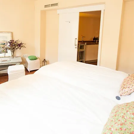 Cathedral House Gasthuis 2*