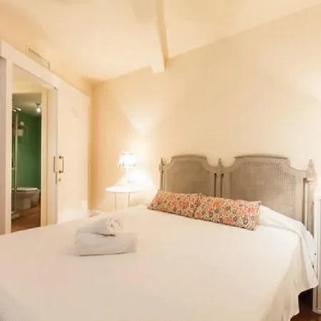 Cathedral House 2*