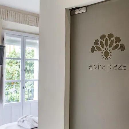 Boutique Elvira Plaza Hotel 3*