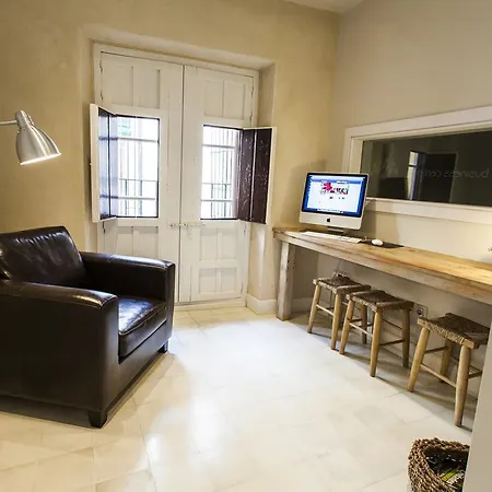 Hotel Boutique Elvira Plaza 3*
