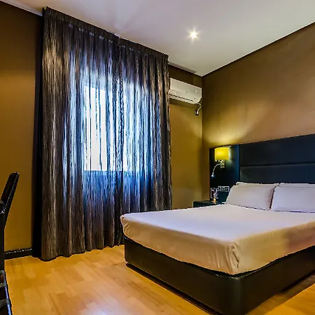 Virgen De Los Reyes Hotel