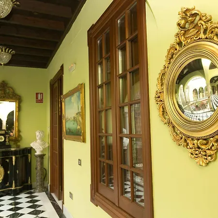 Ateneo 4*