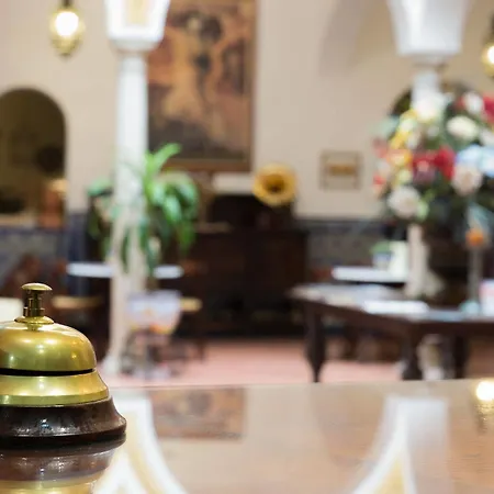 Abanico Casa Palacio 3* סביליה