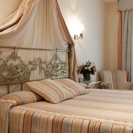 Dona Maria Szálloda Sevilla