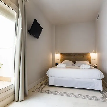 Boutique Elvira Plaza 3*