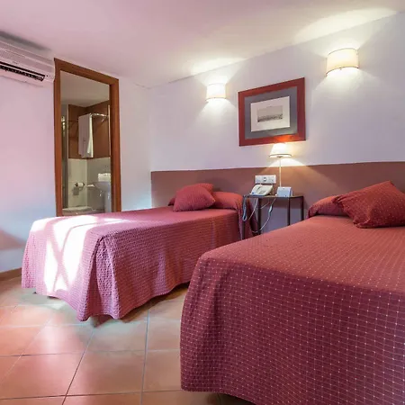 Hotel Nuea Giralda 2*