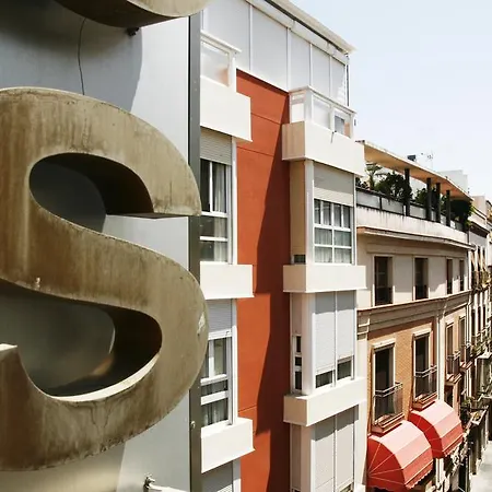 Hotel Plaza 3*