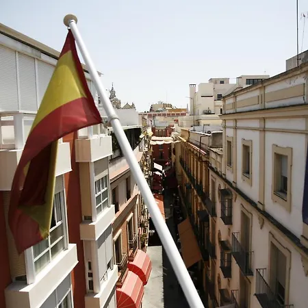 Plaza Hotel 3*