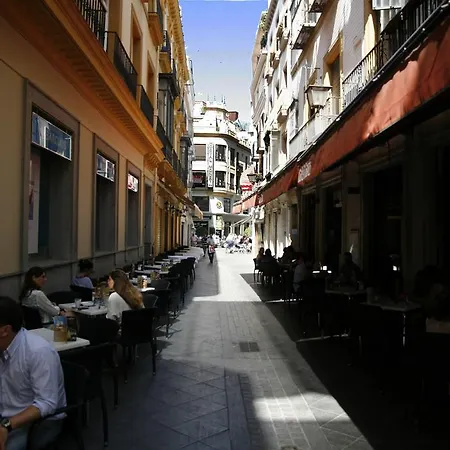Hotel Plaza 3*