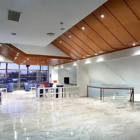 Hotel Exe Isla Cartuja 4*