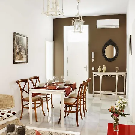 Mariscal Apartman *