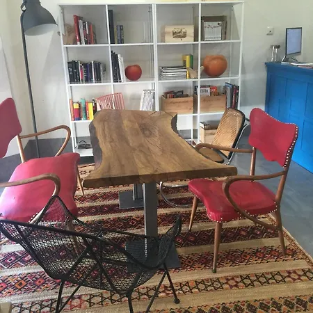 The Corner House 3* סביליה