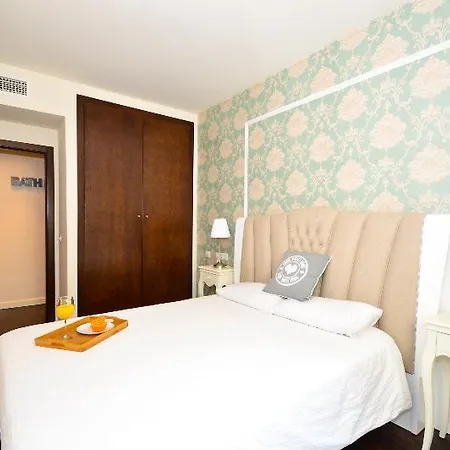 The Zentral Museo Apartment *