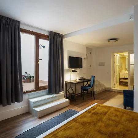 Hotel Halo Boutique