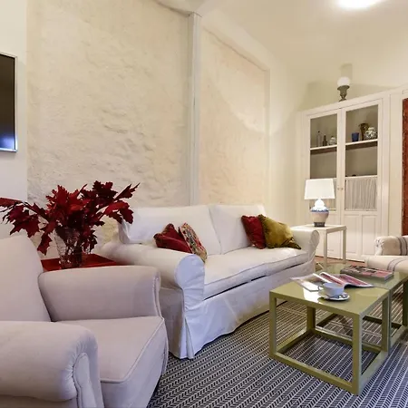 Genteel Corral Del Rey Apartment