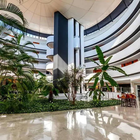 Barcelo Renacimiento Hotel
