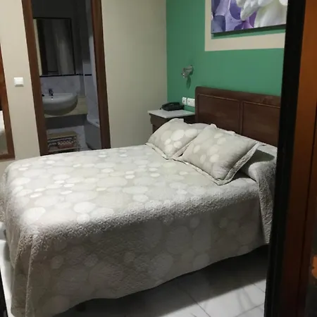 Puerta Carmona 2*