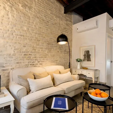 Oak & Sandstone - Space Maison Apartment