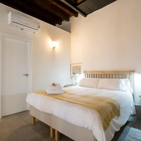Oak & Sandstone - Space Maison Apartment *