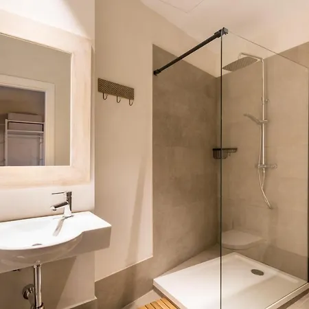 Oak & Sandstone - Space Maison Apartment Seville