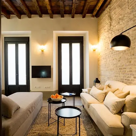 Oak & Sandstone - Space Maison Apartment